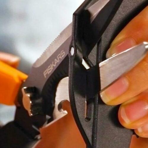 Fiskars Cuts+More 5-in-1 Multi-Purpose Scissors - Scissors sharpener