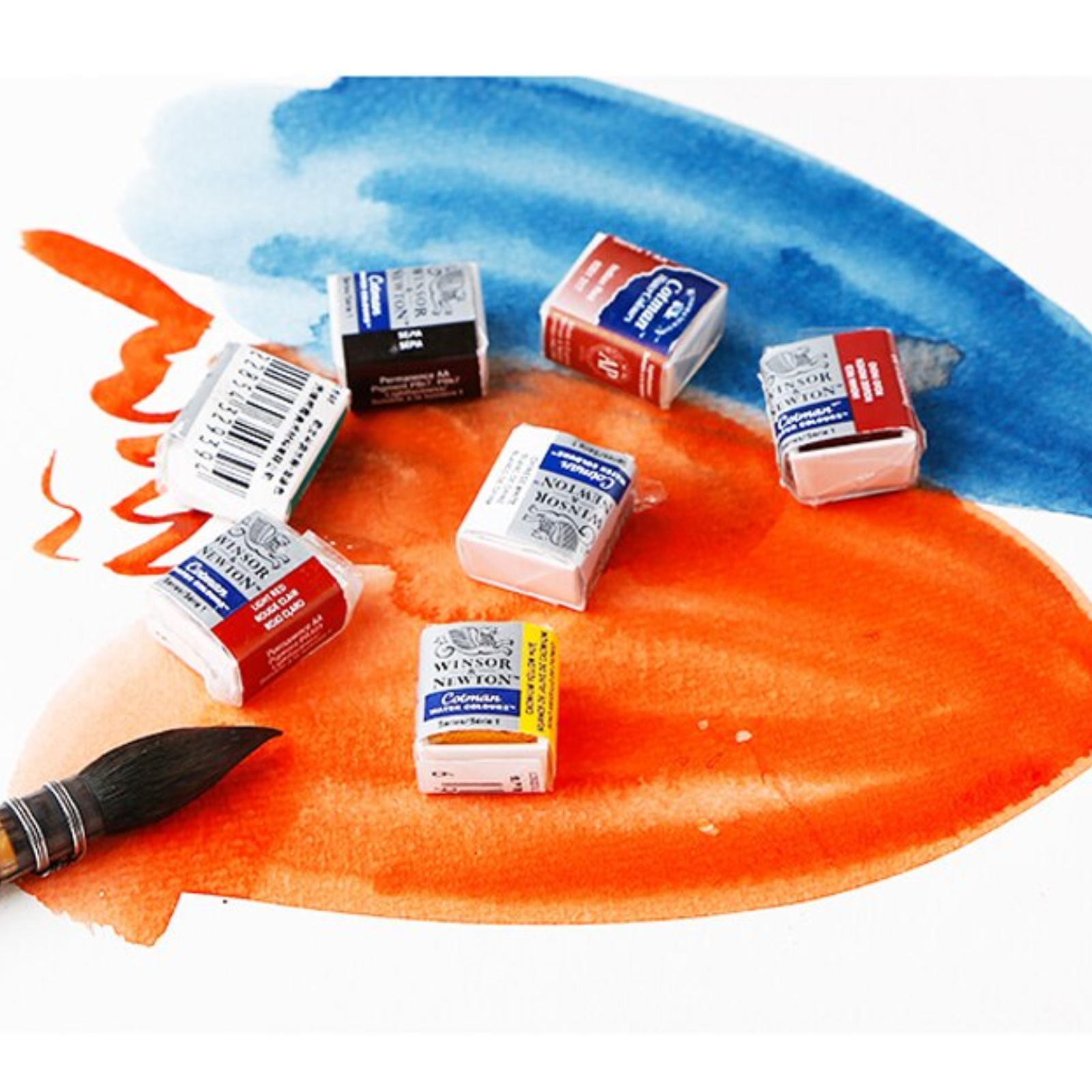Winsor & Newton Cotman Watercolours Set Half Pans & Whole Pans - easy to manipulate with a brush or sponge